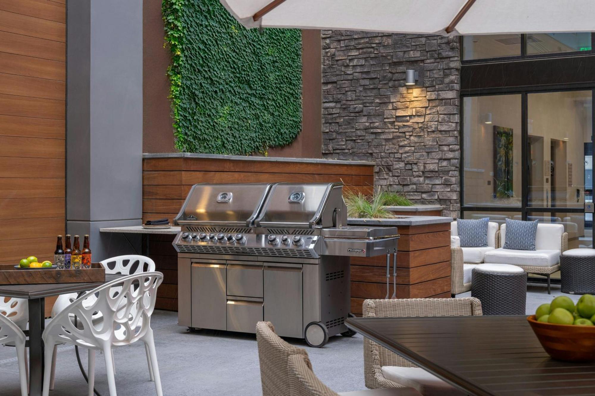 Springhill Suites By Marriott Colorado Springs Downtown المظهر الخارجي الصورة